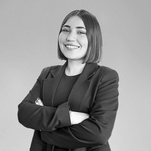 buse_gurses_zeymarine_team_B&W